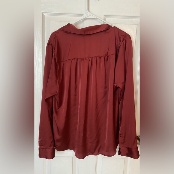 Torrid Maroon Madison Satin Button-Up Long Sleeve Shirt Size 1 (14/16) - Picture 6 of 7